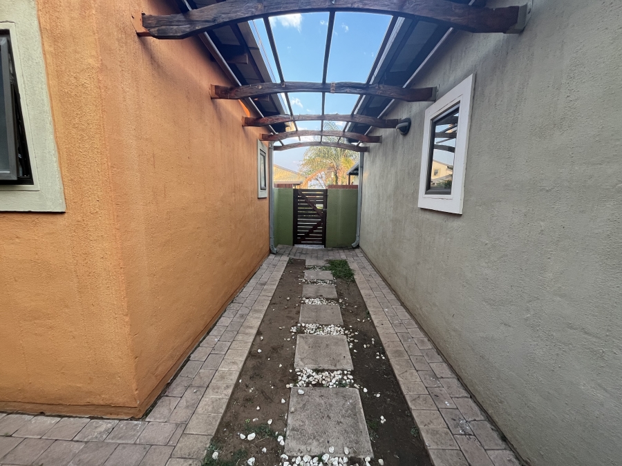 To Let 3 Bedroom Property for Rent in Waterval East North West